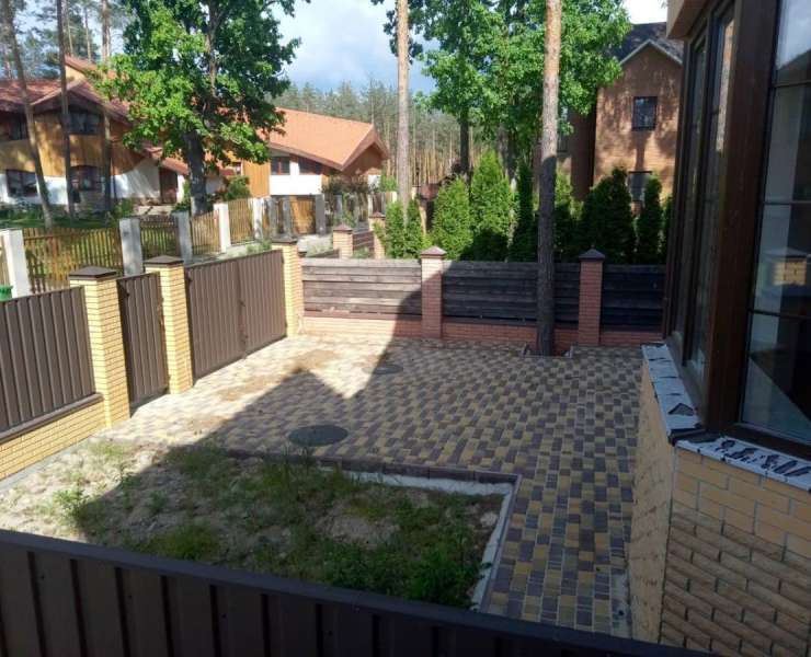 Продажа большой дом в лесном массиве в селе Мощун. Агентство недвижимости