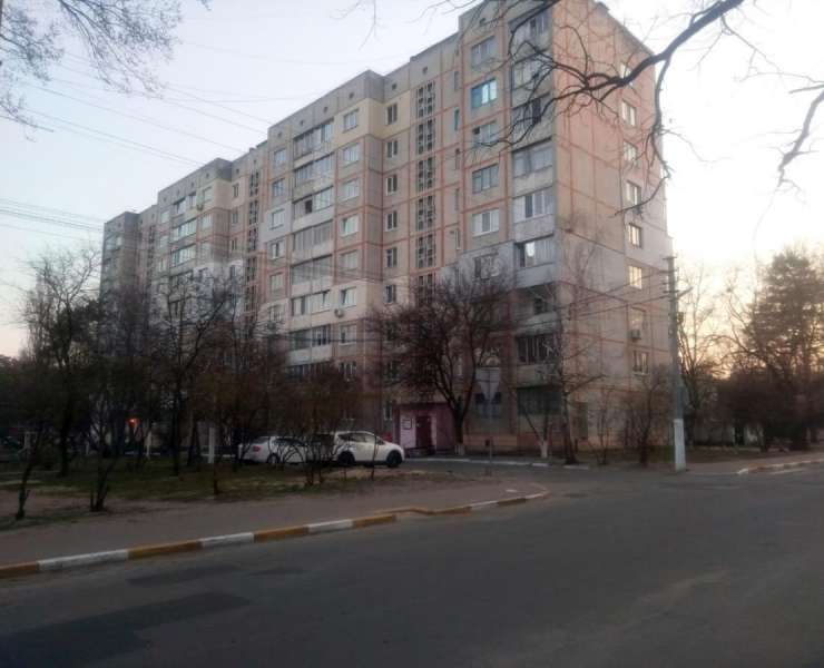 Продажа 3 трехкомнатная квартира под ремонт улица Ярославская центр Ирпеня. Агентство недвижимости